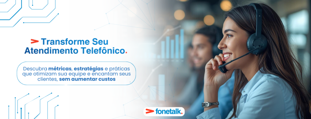 Atendimento telefônico: cliente satisfeito sendo atendido por telefone